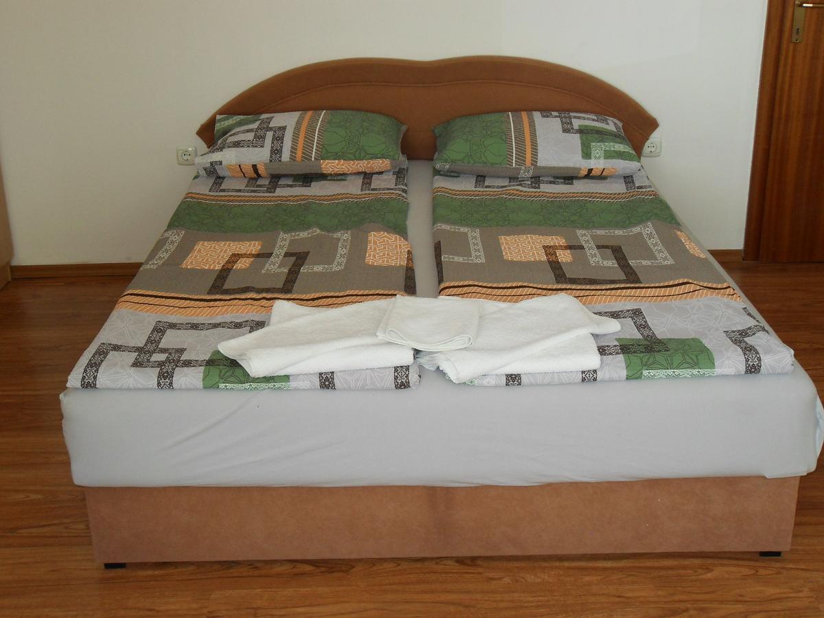 Apartments Ristak Охрид Екстер'єр фото